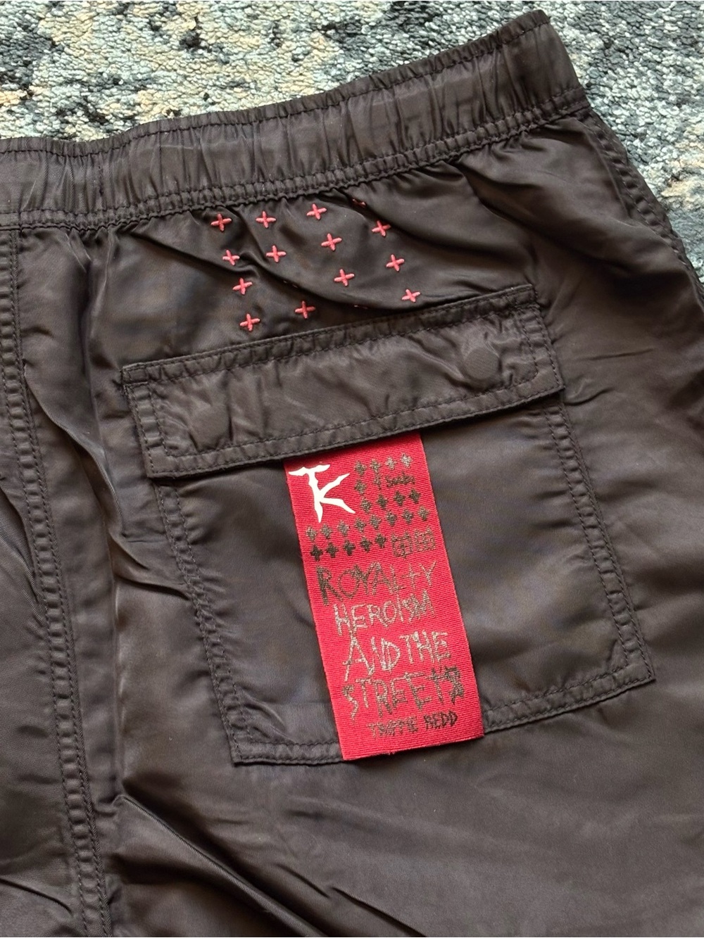 Men's Black Cargo Pants with Contrast Stitching - Picture 9 of 9